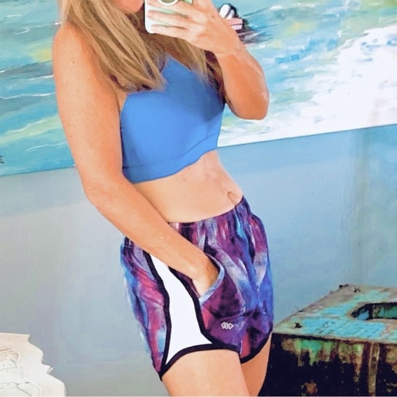Women’s Printed Tempo Run Short - NWT Size S - Picture 2 of 5